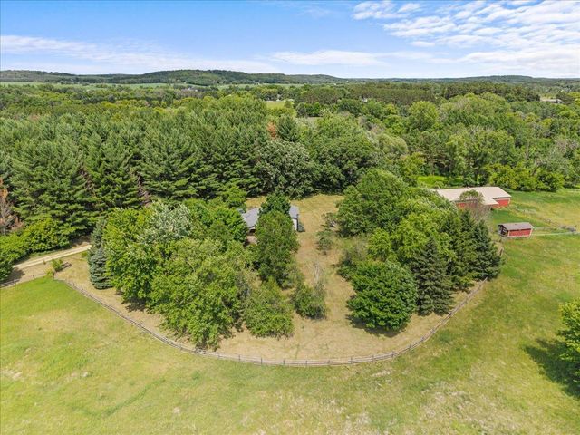 1041 River Drive, River Falls, WI 54022