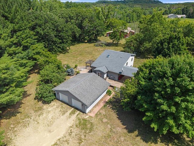 1041 River Drive, River Falls, WI 54022