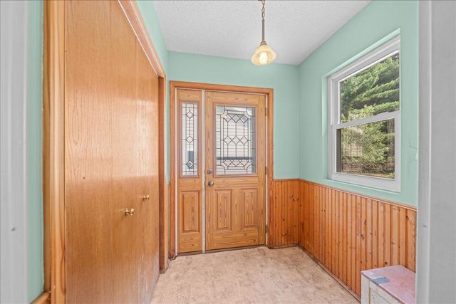 1041 River Drive, River Falls, WI 54022