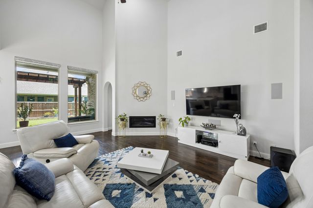 7826 Uxbridge Drive, Irving, TX 75063