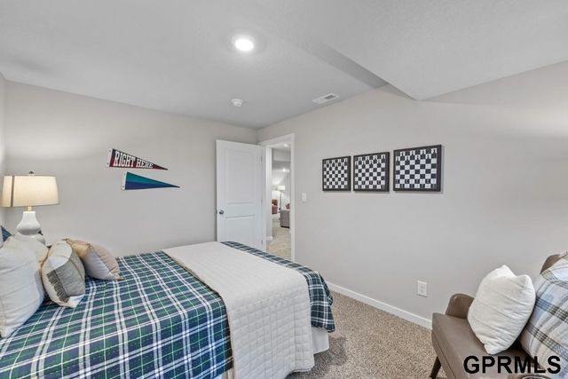 8507 S 184th Avenue, Omaha, NE 68136