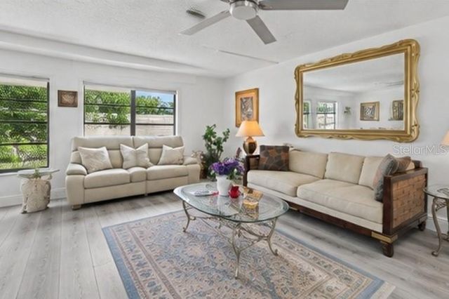 6615 INVERARY LN, Spring Hill, FL 34606