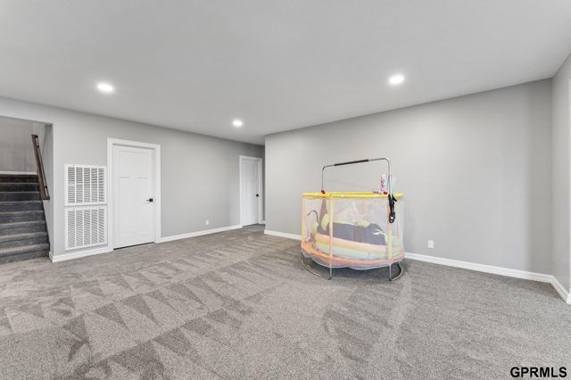 11207 N 170Th Street, Bennington, NE 68007