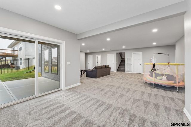 11207 N 170Th Street, Bennington, NE 68007