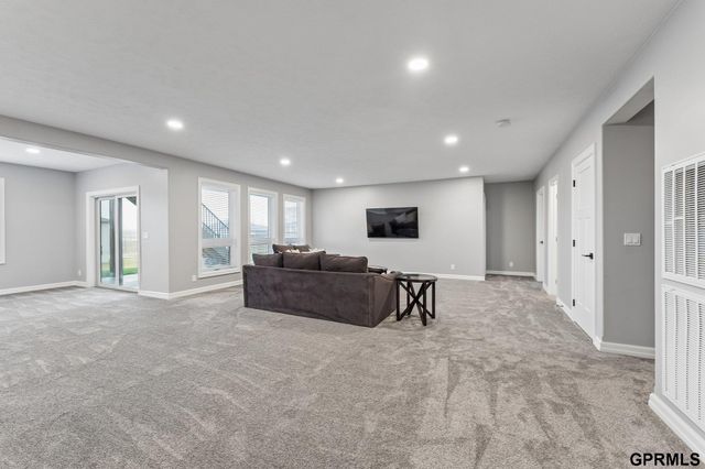 11207 N 170Th Street, Bennington, NE 68007