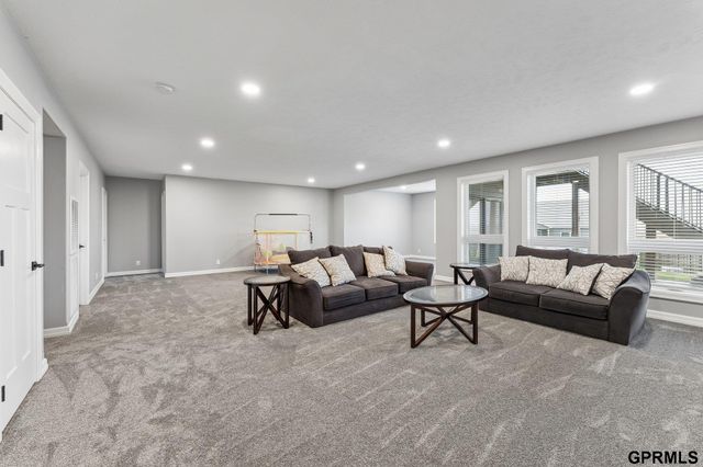 11207 N 170Th Street, Bennington, NE 68007