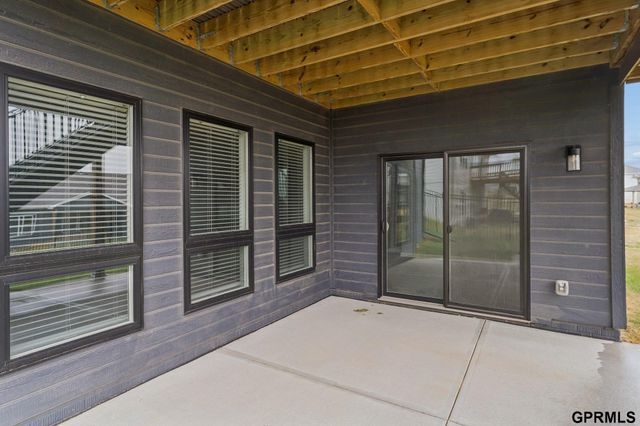 11207 N 170Th Street, Bennington, NE 68007