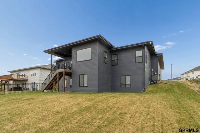 11207 N 170Th Street, Bennington, NE 68007