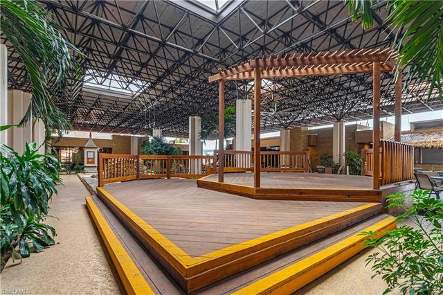 1660 Pine Valley DR 110, Fort Myers, FL 33907