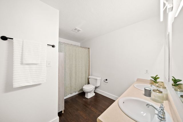 88 Winchester Drive, Euless, TX 76039