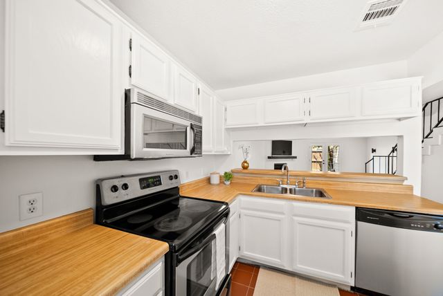 88 Winchester Drive, Euless, TX 76039