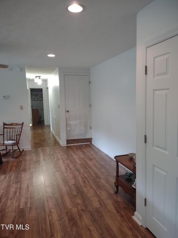 465 Big Oak, Butler, TN 37640