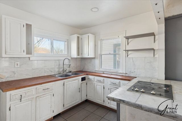 15488 Wildemere Street, Detroit, MI 48238