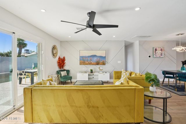 8707 E CLARENDON Avenue, Scottsdale, AZ 85251