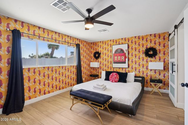 8707 E CLARENDON Avenue, Scottsdale, AZ 85251