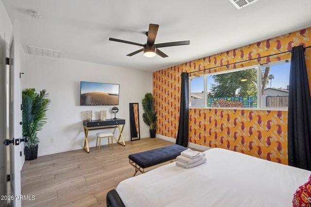 8707 E CLARENDON Avenue, Scottsdale, AZ 85251