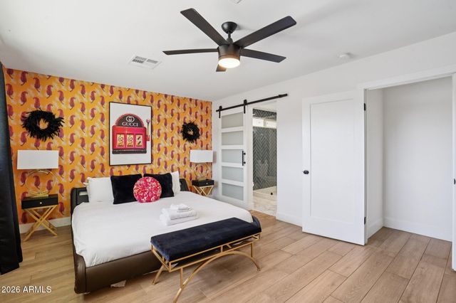 8707 E CLARENDON Avenue, Scottsdale, AZ 85251