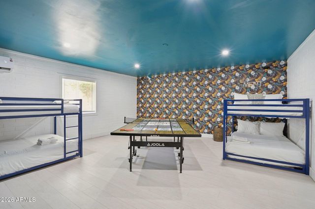 8707 E CLARENDON Avenue, Scottsdale, AZ 85251