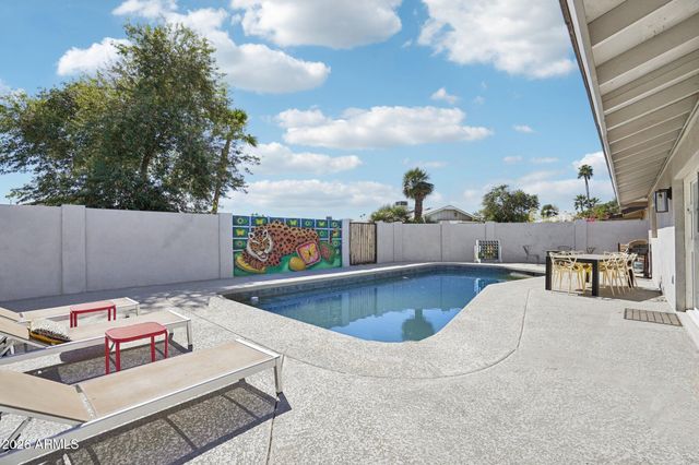 8707 E CLARENDON Avenue, Scottsdale, AZ 85251