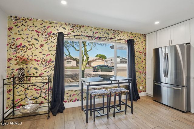 8707 E CLARENDON Avenue, Scottsdale, AZ 85251