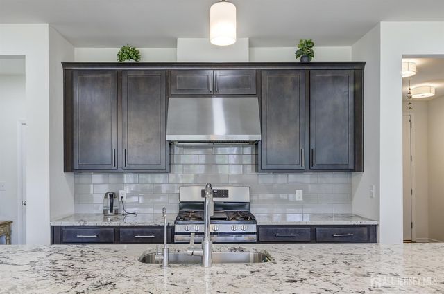 107 Charleston Drive, Monroe, NJ 08831