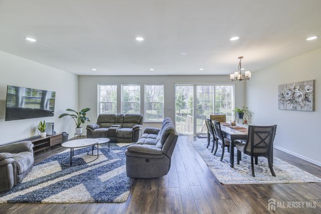 107 Charleston Drive, Monroe, NJ 08831