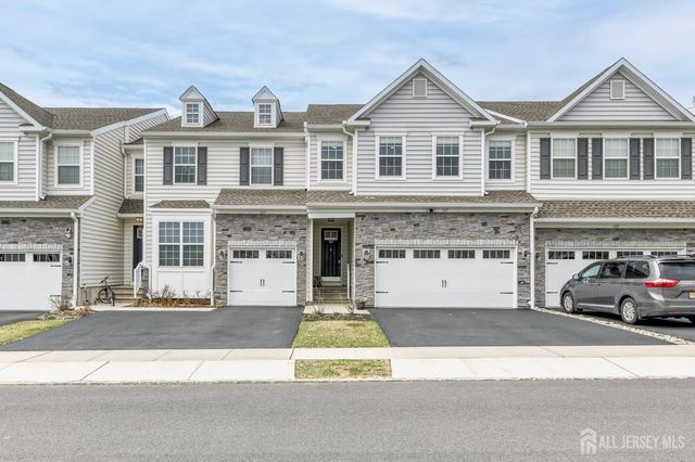 107 Charleston Drive, Monroe, NJ 08831