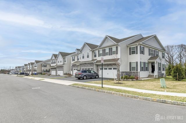 107 Charleston Drive, Monroe, NJ 08831