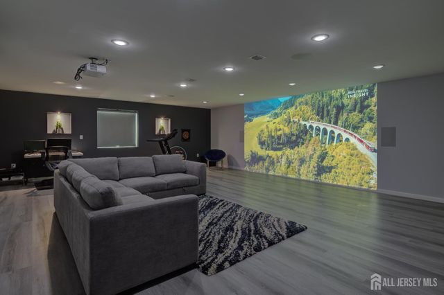 107 Charleston Drive, Monroe, NJ 08831