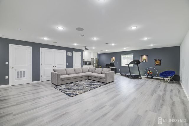 107 Charleston Drive, Monroe, NJ 08831