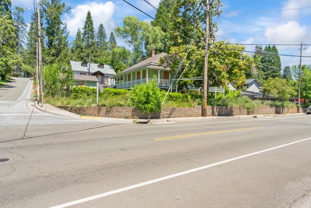 303 Bennett St, Grass Valley, CA 95945