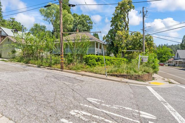 303 Bennett St, Grass Valley, CA 95945