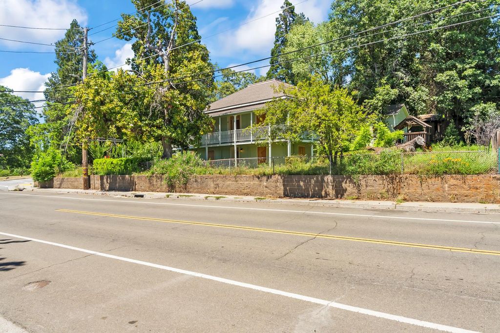 303 Bennett St, Grass Valley, CA 95945