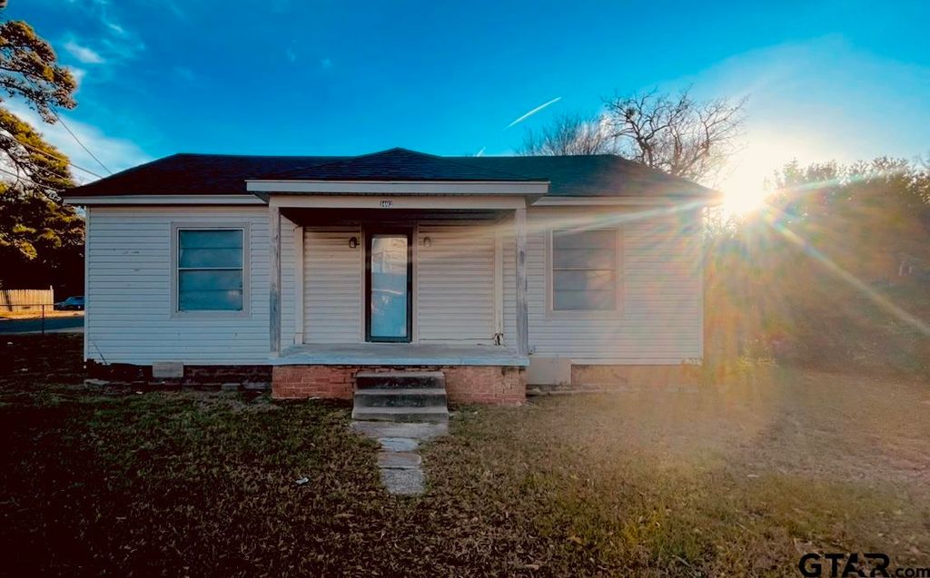 1402 Academy, Tyler, TX 75701