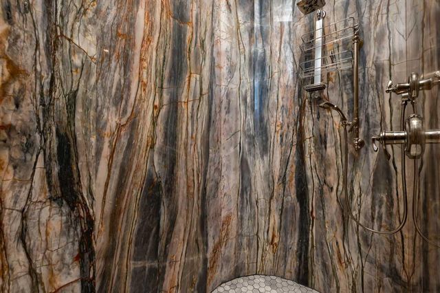 W 201 Seaview Drive, Duck Key, FL 33050