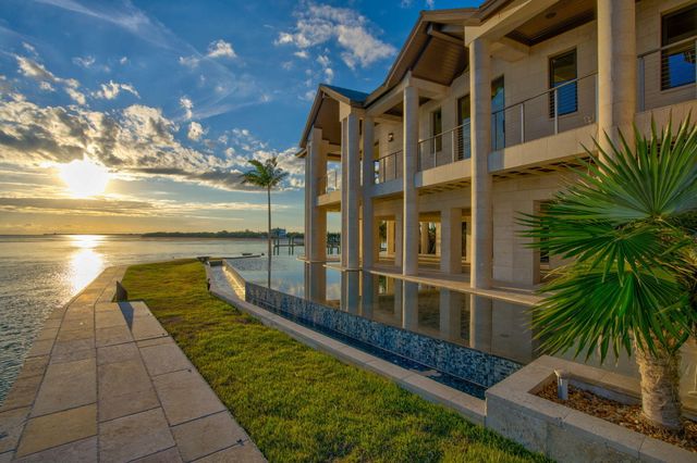 W 201 Seaview Drive, Duck Key, FL 33050