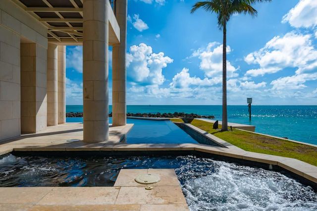 W 201 Seaview Drive, Duck Key, FL 33050