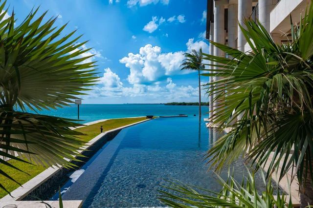 W 201 Seaview Drive, Duck Key, FL 33050