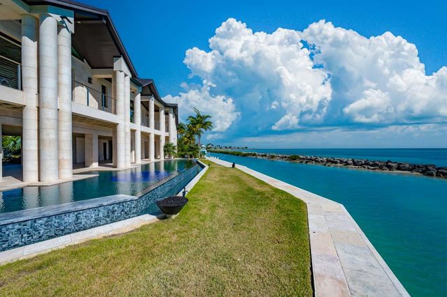 W 201 Seaview Drive, Duck Key, FL 33050