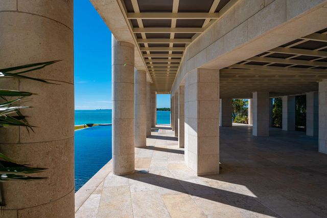 W 201 Seaview Drive, Duck Key, FL 33050