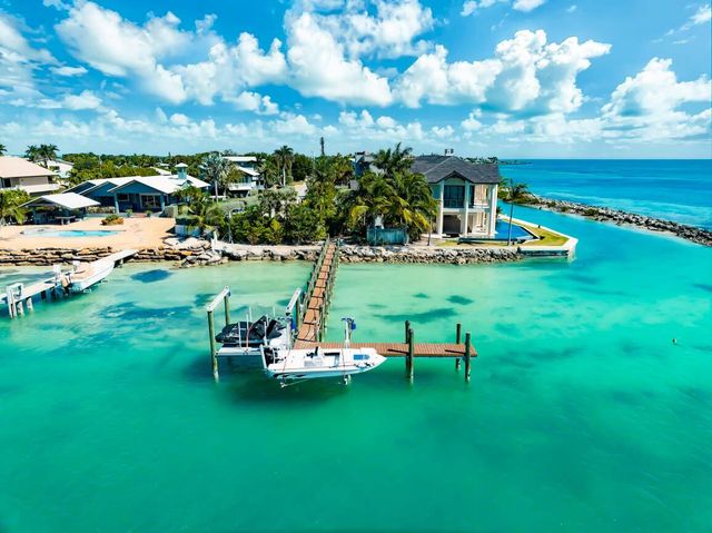 W 201 Seaview Drive, Duck Key, FL 33050