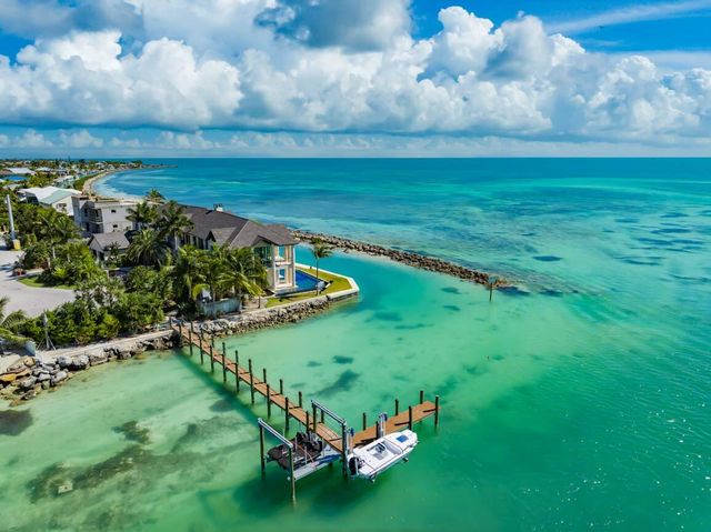 W 201 Seaview Drive, Duck Key, FL 33050