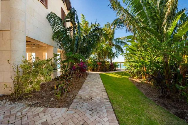 W 201 Seaview Drive, Duck Key, FL 33050