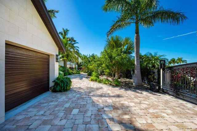W 201 Seaview Drive, Duck Key, FL 33050