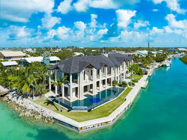 W 201 Seaview Drive, Duck Key, FL 33050