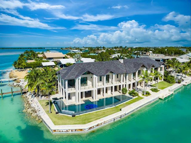 W 201 Seaview Drive, Duck Key, FL 33050