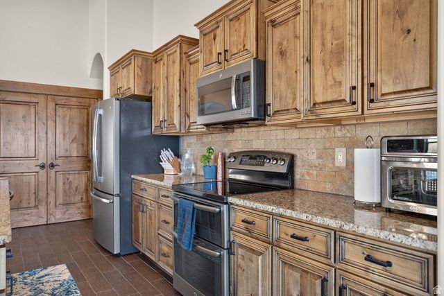 425 E MEADOW LARK LN, Elk Ridge, UT 84651