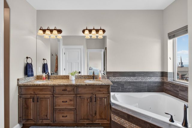 425 E MEADOW LARK LN, Elk Ridge, UT 84651