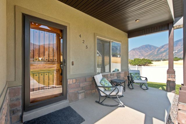425 E MEADOW LARK LN, Elk Ridge, UT 84651