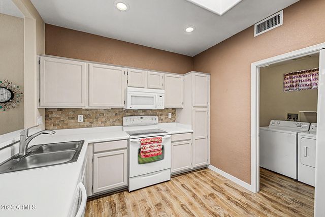 21759 N VERDE RIDGE Drive, Sun City West, AZ 85375
